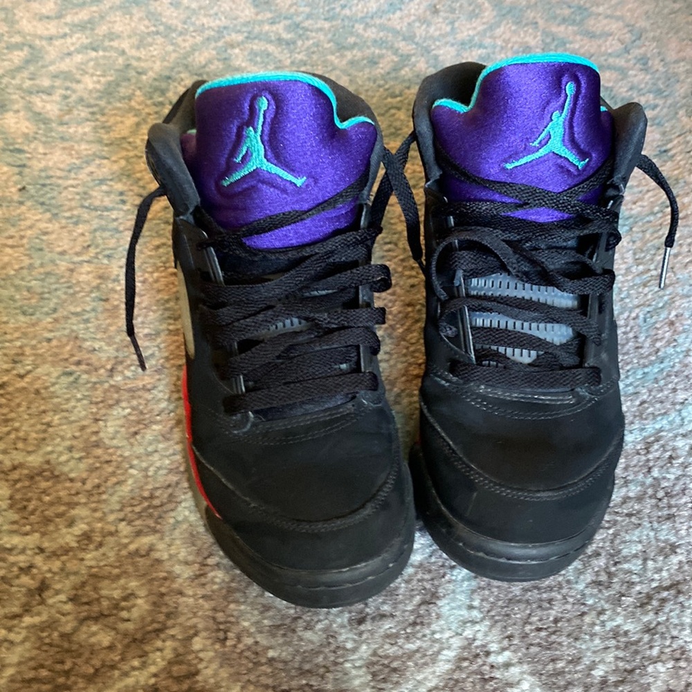 Air Jordan Retro 5 “fire red grape metallic”